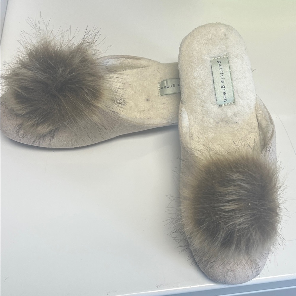 Patricia Green Women's Cream shoes with Brown Pom-Pom’s size 6